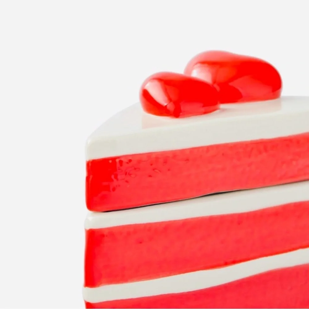 Target Bullseye Playground Valentine’s Day Ceramic Red & White Cake Trinket Box